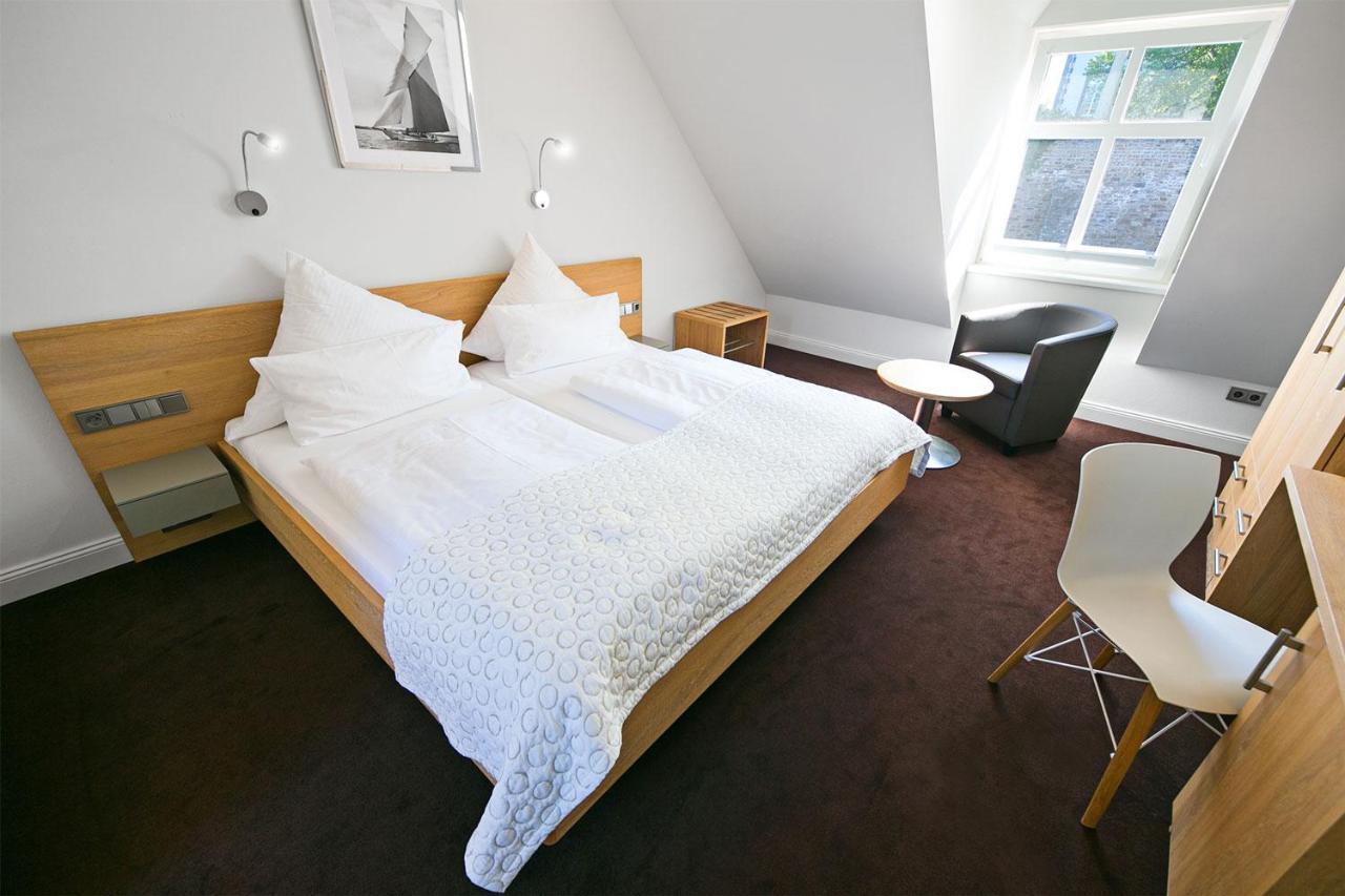 Schloss Hotel Burgbrohl Buitenkant foto